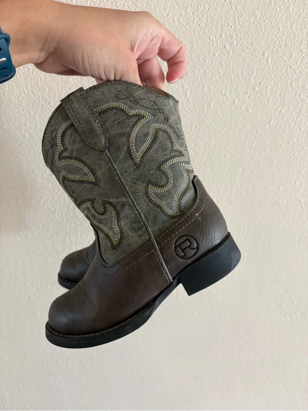 Genuine Roper Kids Brown Western Cowboy Boots with Embroidery